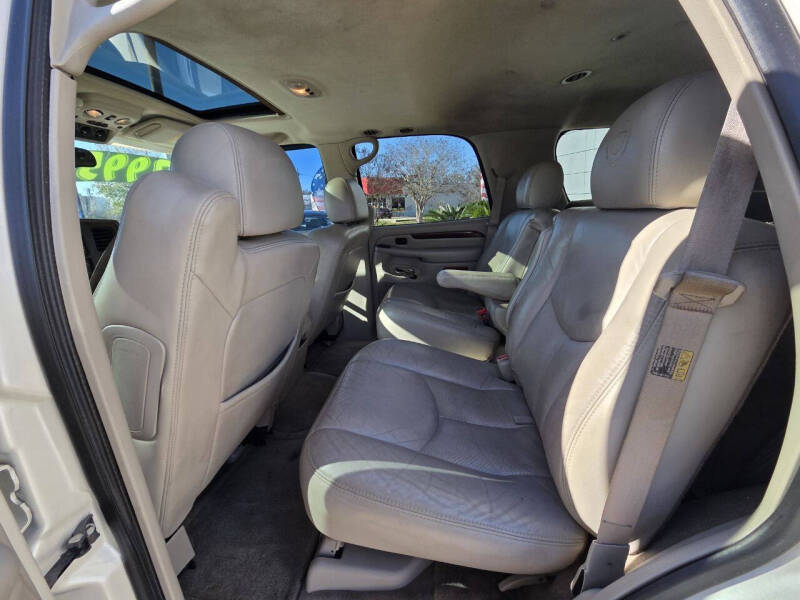 2004 Cadillac Escalade