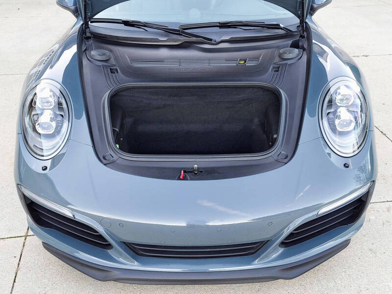 2017 Porsche 911 Carrera 4S