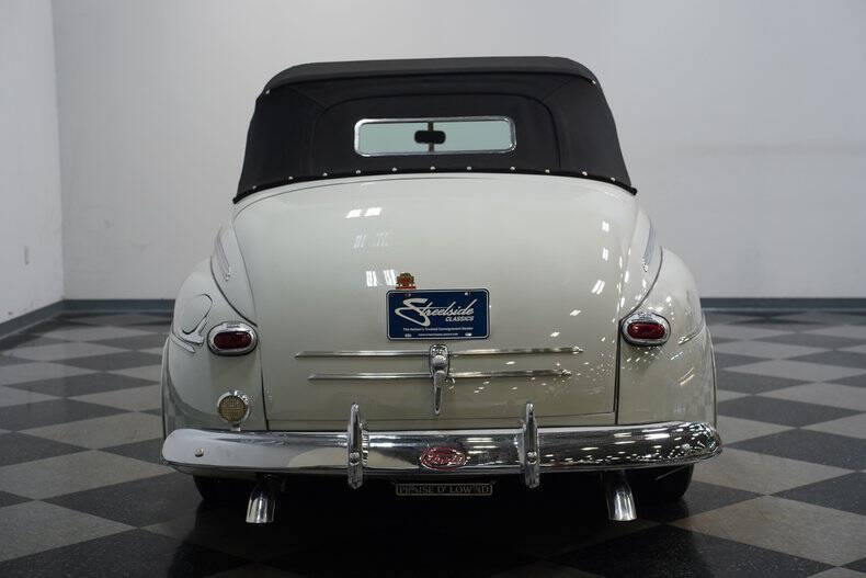 1946 Ford Super Deluxe