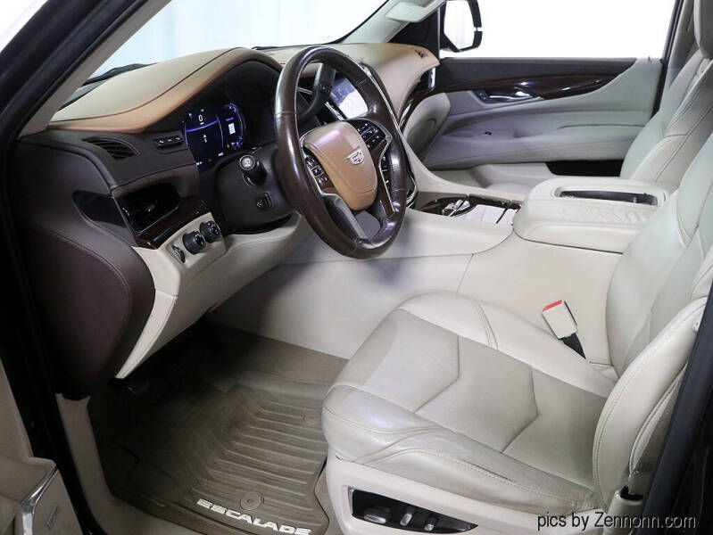 2017 Cadillac Escalade ESV Luxury