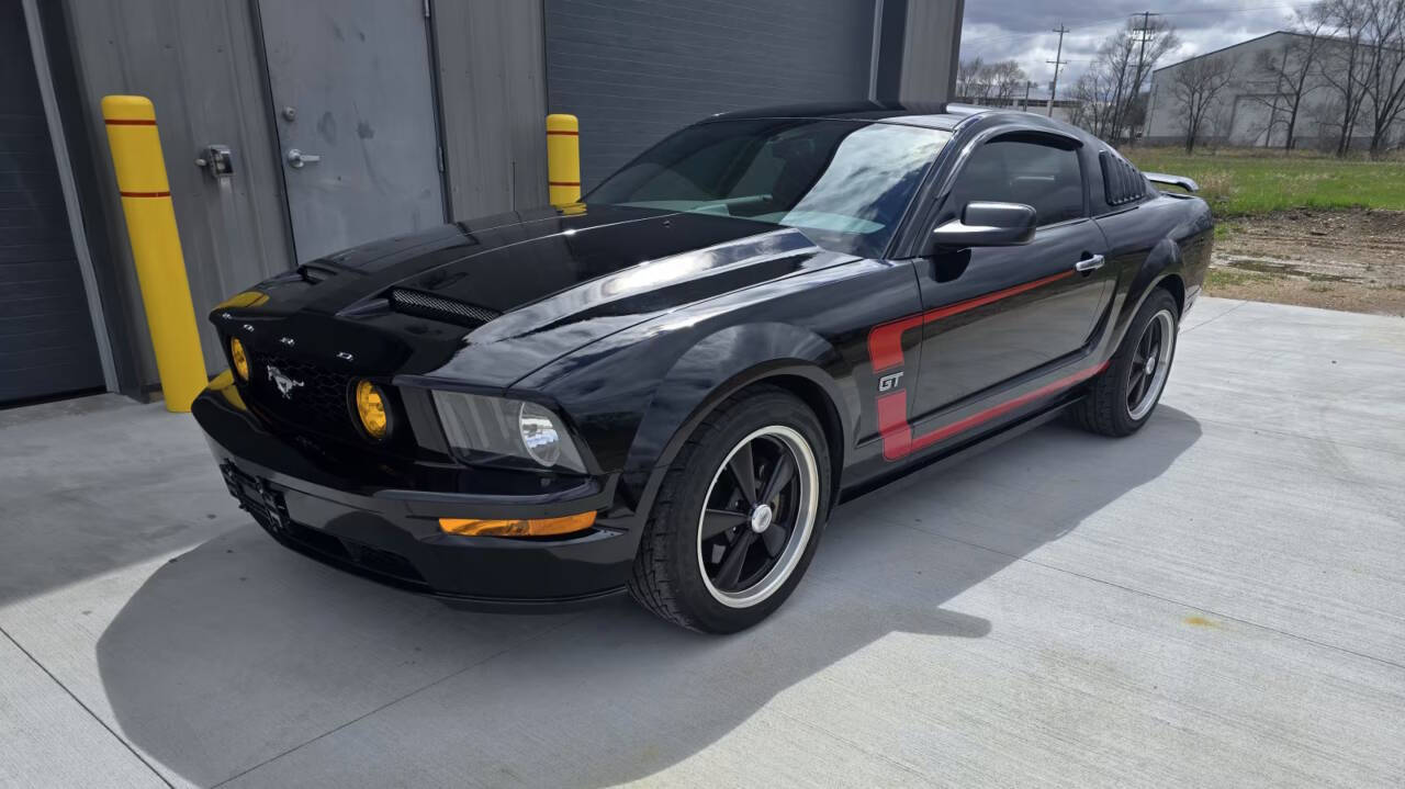 2008 Ford Mustang 1