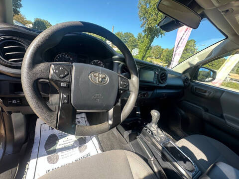 2018 Toyota Tacoma SR