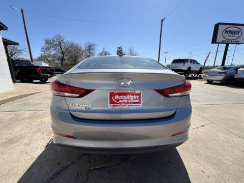 2017 Hyundai Elantra SE