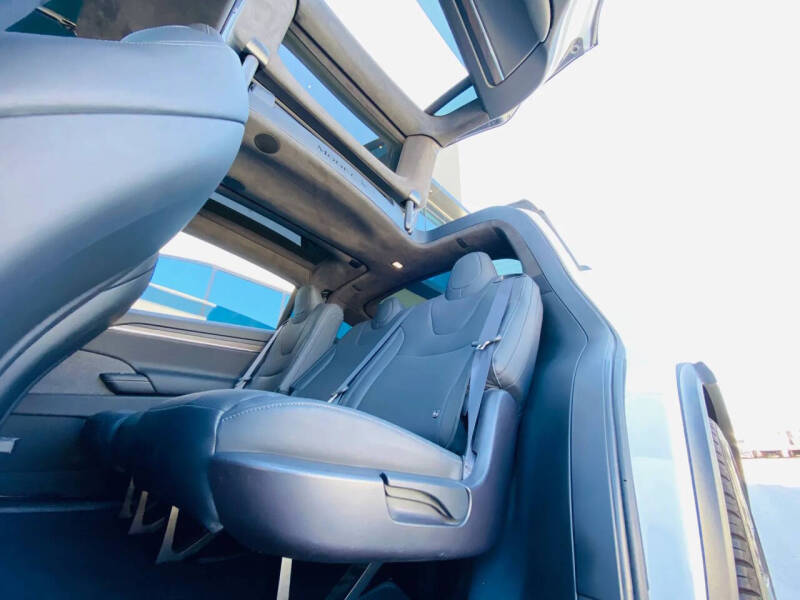 2023 Tesla Model X Standard Range