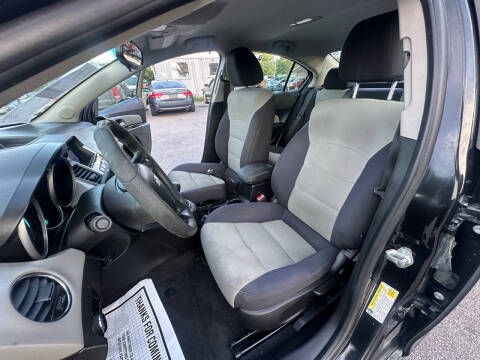 2013 Chevrolet Cruze LS Manual