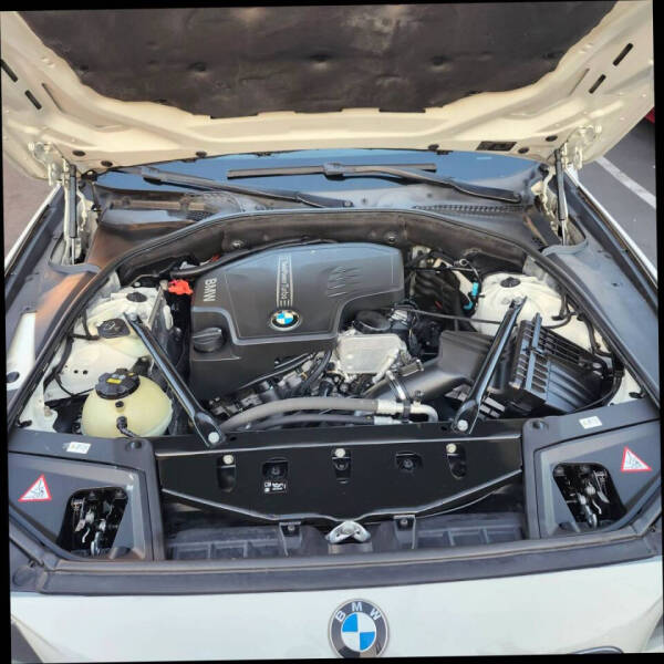 2016 BMW 5 Series 528i