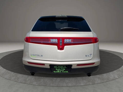 2017 Lincoln MKT Elite