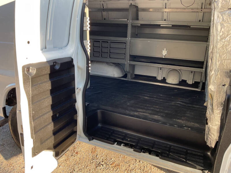 2011 Chevrolet Express Cargo null photo 24