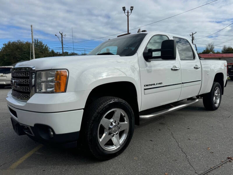 2014 GMC Sierra 2500HD for sale at RRR AUTO SALES, INC. in Fairhaven MA