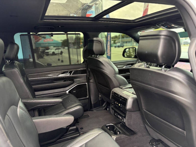 2022 Jeep Wagoneer Series III