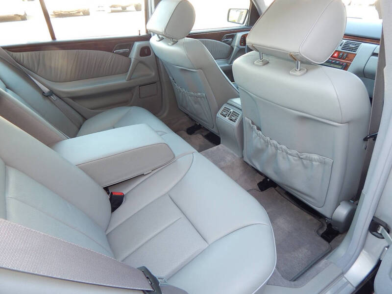 1999 Mercedes-Benz E-Class E 320