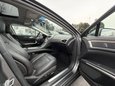 2014 Lincoln MKZ Hybrid