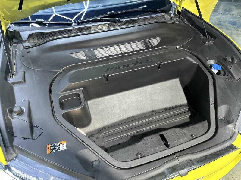 2025 Ford Mustang Mach-E Select