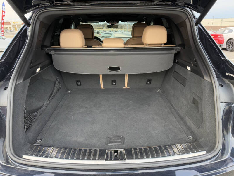 2022 Porsche Cayenne Platinum Edition