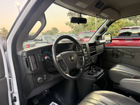 2023 Chevrolet Express LS 3500