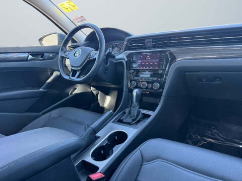 2020 Volkswagen Passat R-Line