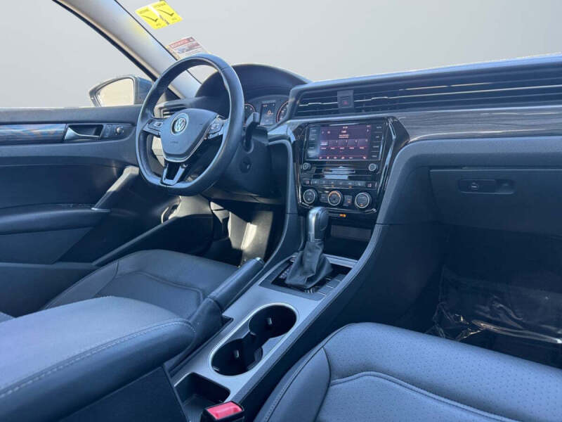 2020 Volkswagen Passat R-Line