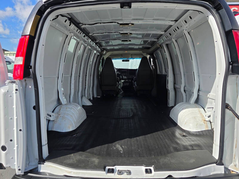 2023 GMC Savana 2500