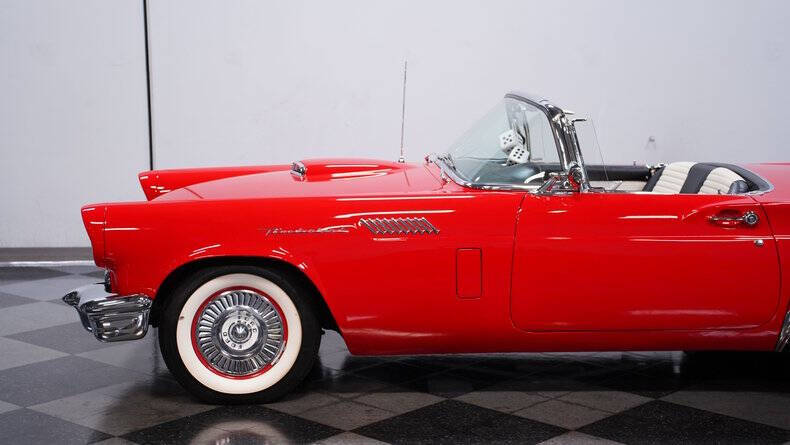 1957 Ford Thunderbird