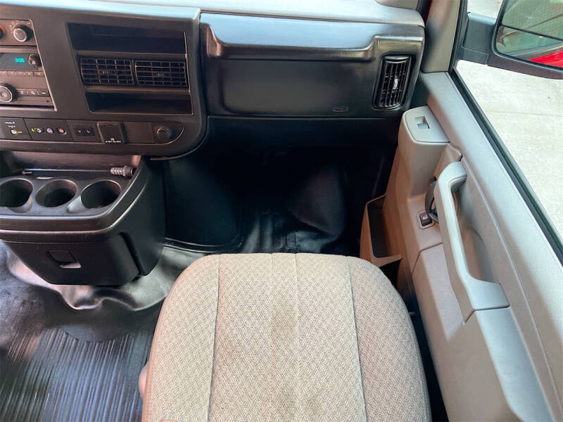 2024 Chevrolet Express 2500