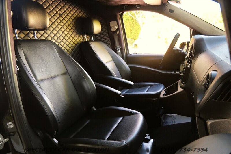 2018 Mercedes-Benz Metris Worker Passenger