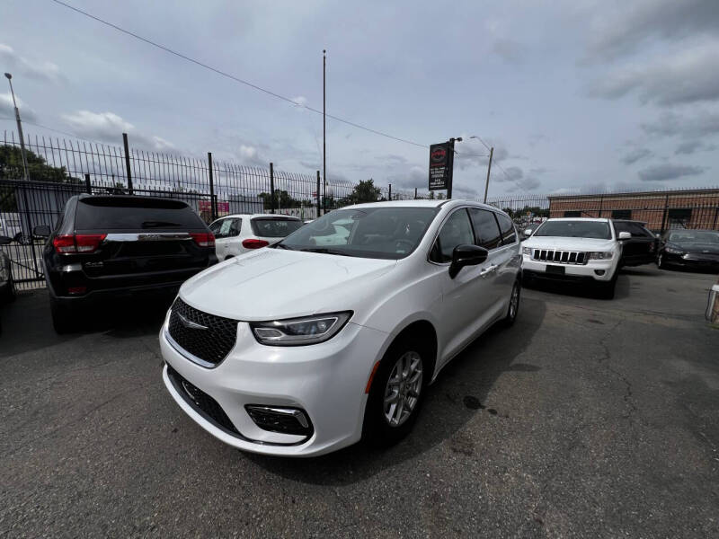 2024 Chrysler Pacifica Touring L