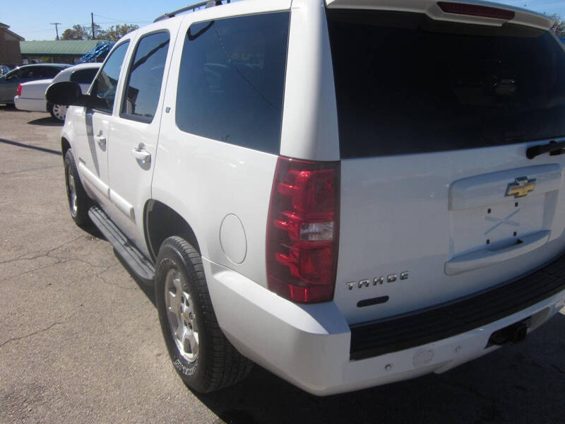 2008 Chevrolet Tahoe LS photo 4