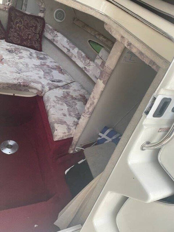 1998 Sea Ray 215 Express Cruiser