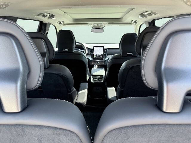 2025 Volvo XC90 T8 Ultra Bright Theme 6P