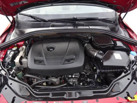 2016 Volvo XC60 T6 Drive-E R-Design Platinum