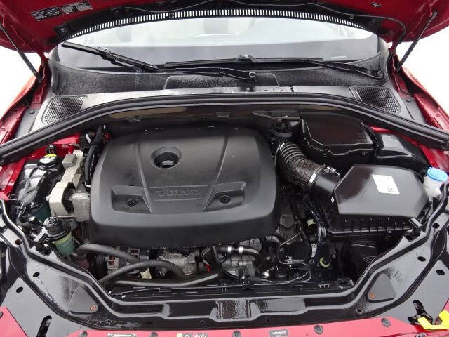 2016 Volvo XC60 T6 Drive-E R-Design Platinum