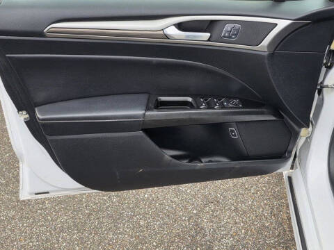 2017 Ford Fusion Hybrid SE