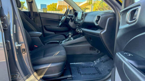 2024 Hyundai Venue SEL