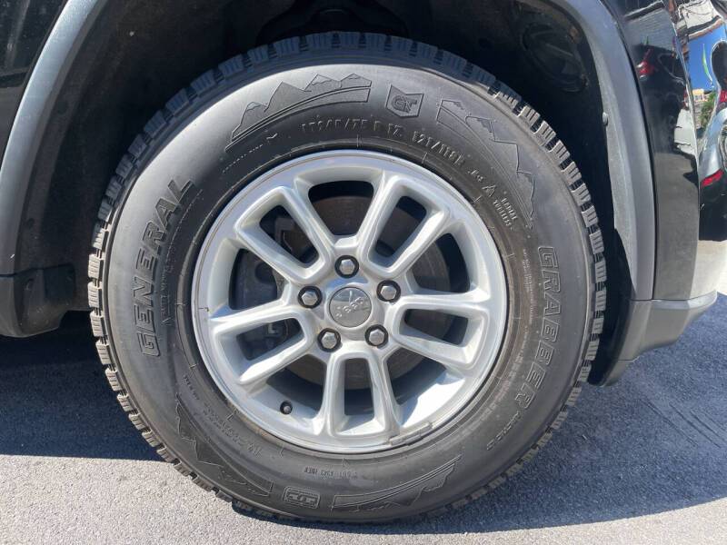 2019 Jeep Grand Cherokee Laredo