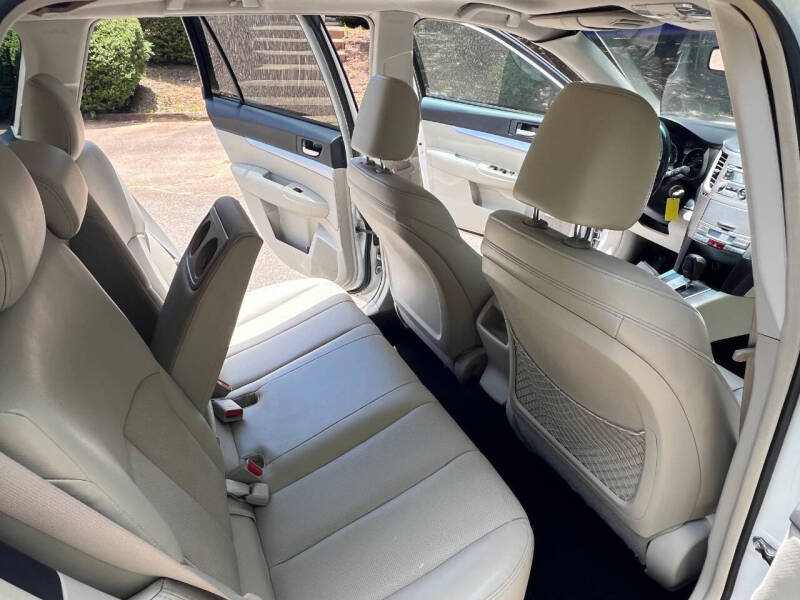 2011 Subaru Outback 2.5i Limited