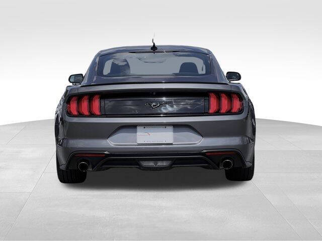 2021 Ford Mustang EcoBoost