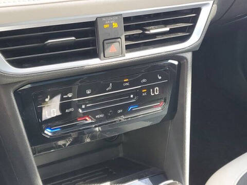 2025 Volkswagen Taos SE