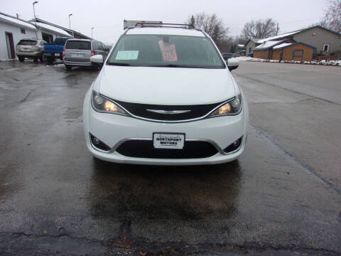 2017 Chrysler Pacifica Touring-L