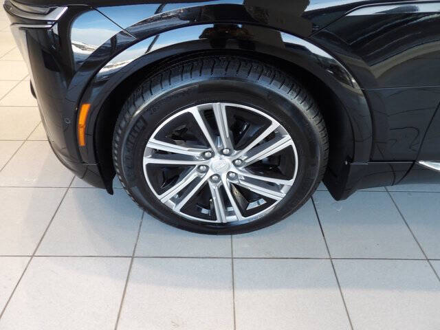 2024 Cadillac LYRIQ Luxury 2