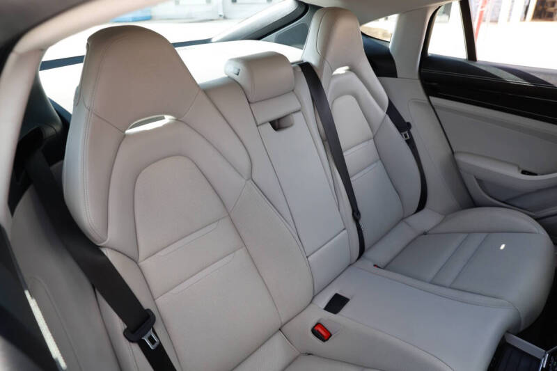 2020 Porsche Panamera