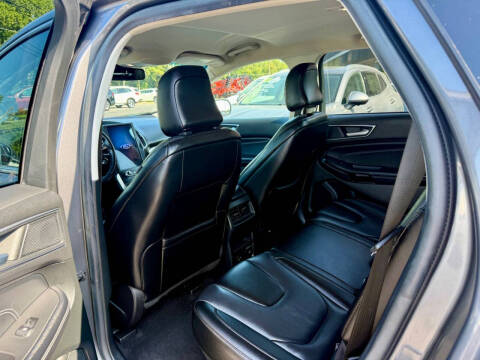 2022 Ford Edge Titanium