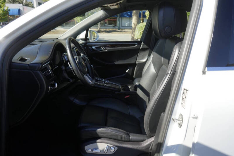 2020 Porsche Macan S