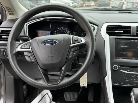 2015 Ford Fusion SE