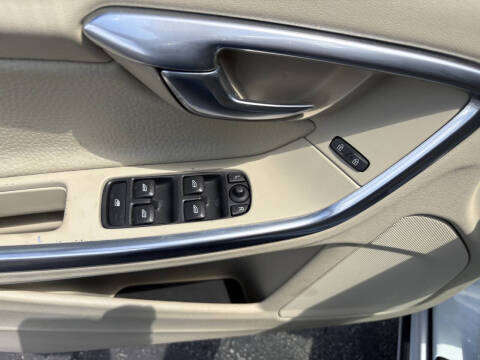 2014 Volvo S60 T5 Platinum