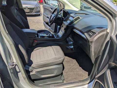 2020 Ford Edge SE