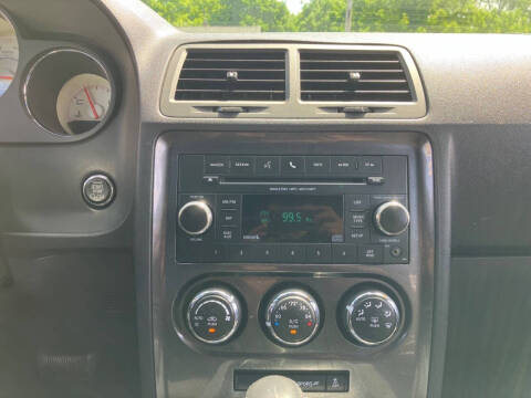 2013 Dodge Challenger SXT