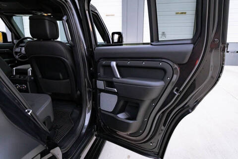 2024 Land Rover Defender 130 V8 P500