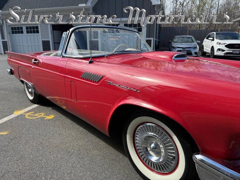 1957 Ford Thunderbird