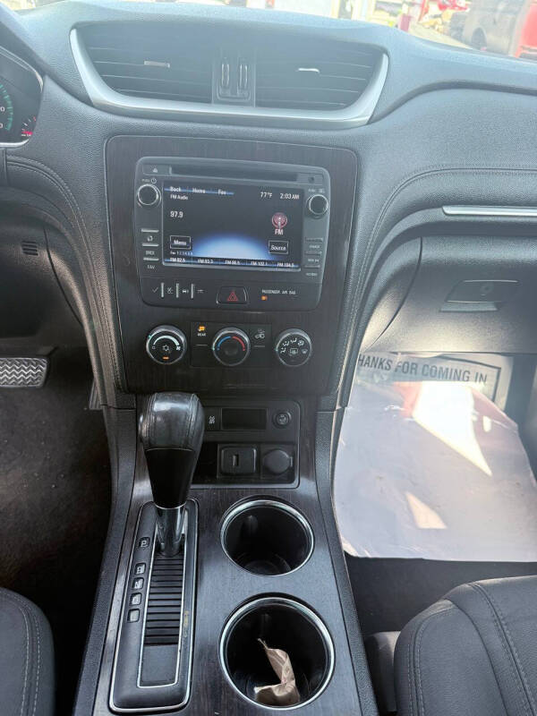 2017 Chevrolet Traverse LT