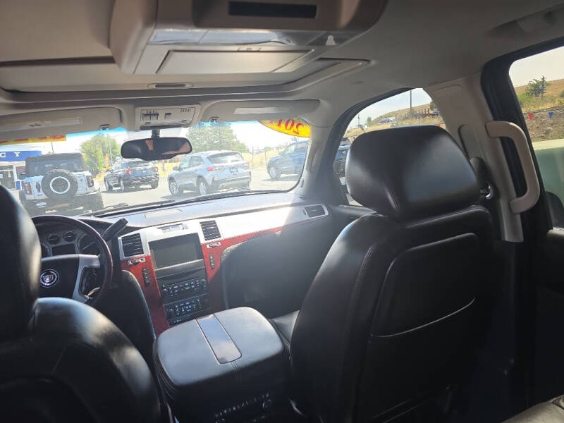 2011 Cadillac Escalade Luxury